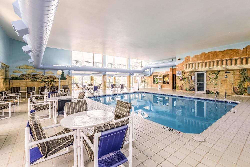 Americinn & Suites By Wyndham Baraboo Event Center Екстериор снимка
