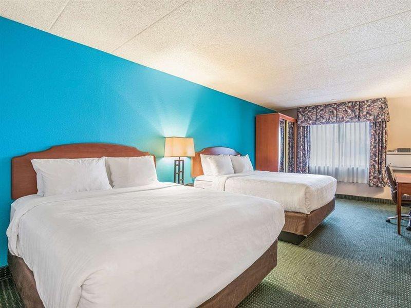 Americinn & Suites By Wyndham Baraboo Event Center Екстериор снимка