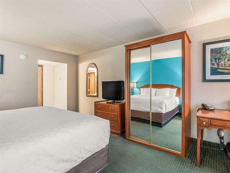 Americinn & Suites By Wyndham Baraboo Event Center Екстериор снимка