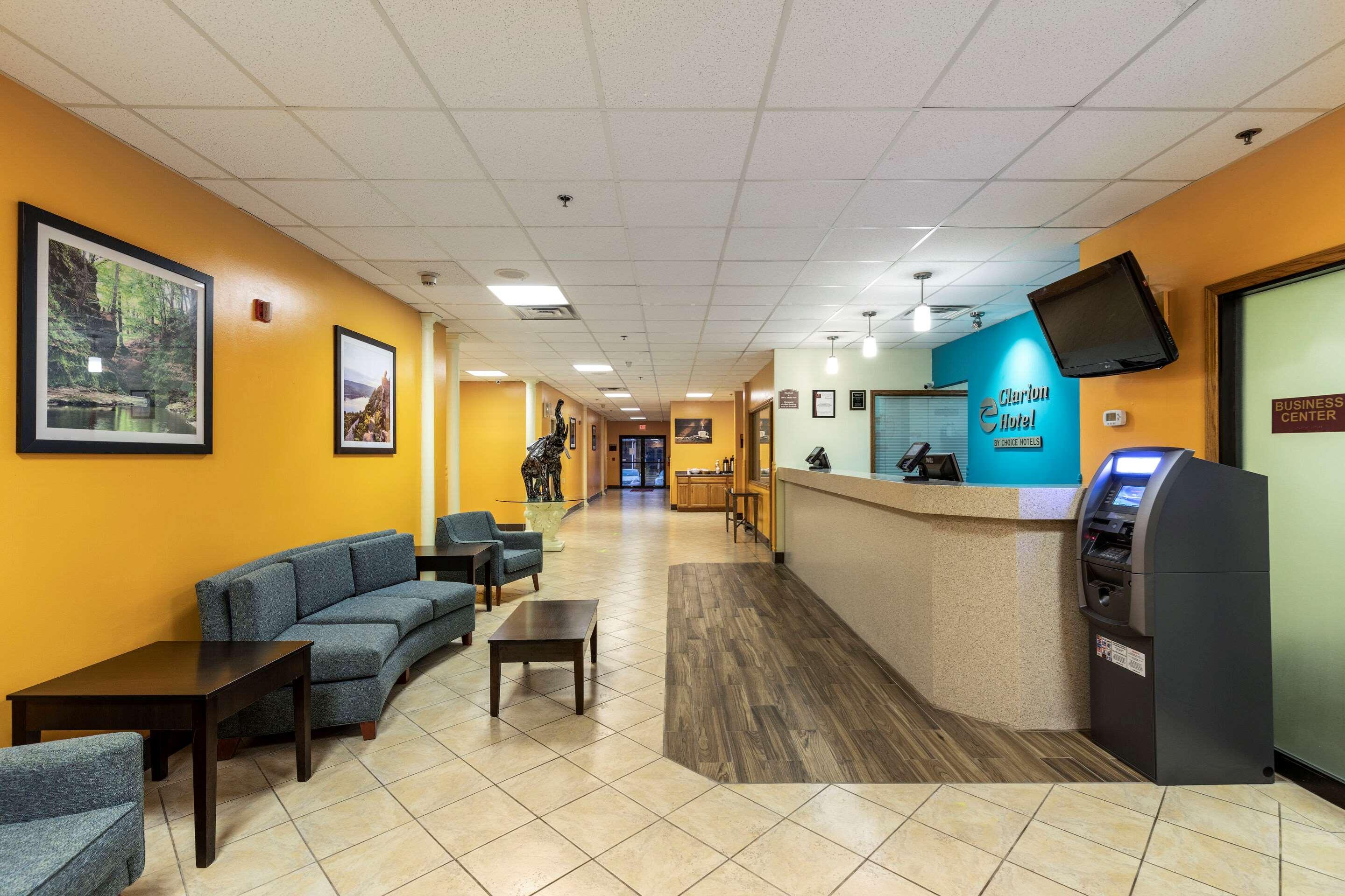 Americinn & Suites By Wyndham Baraboo Event Center Екстериор снимка