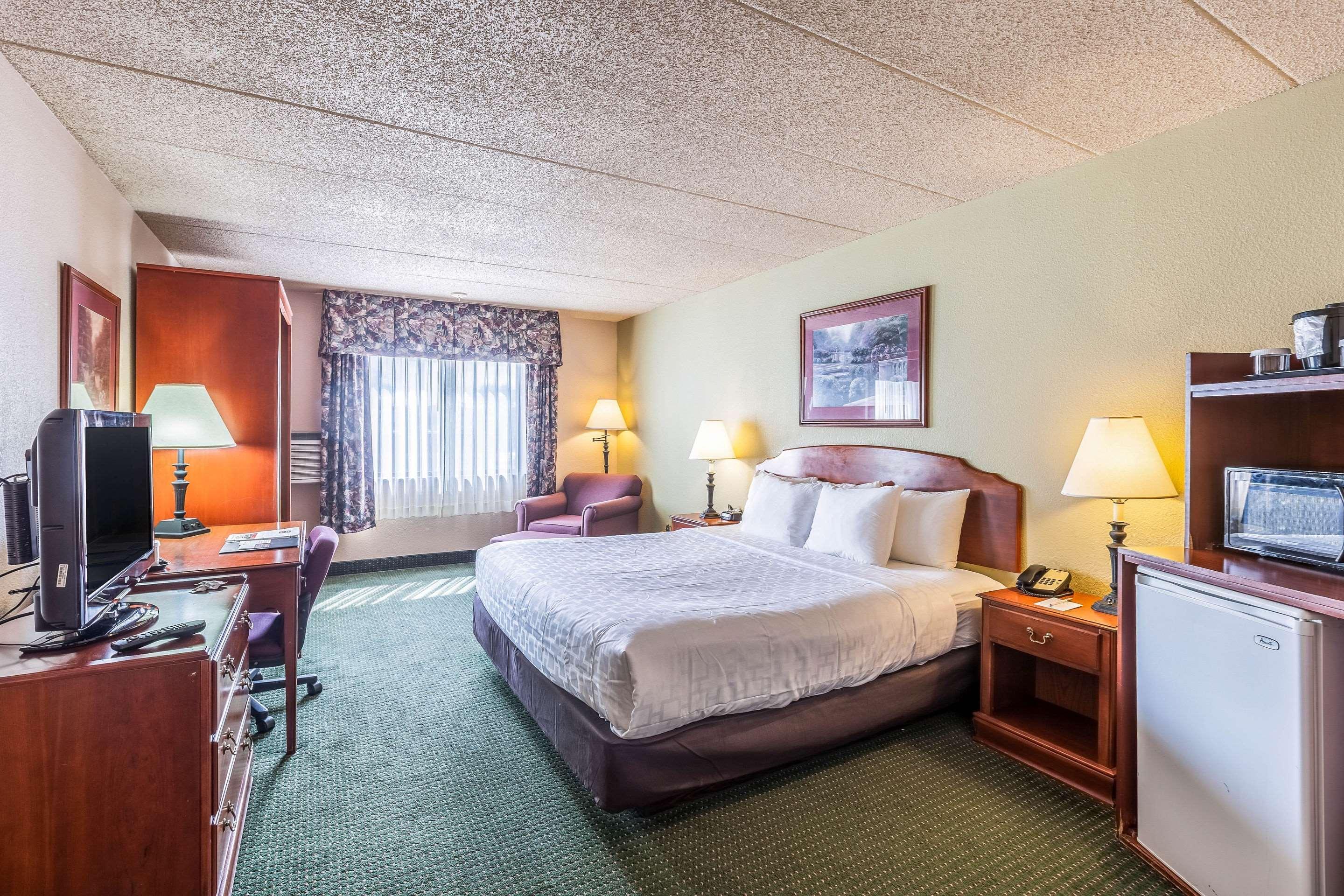 Americinn & Suites By Wyndham Baraboo Event Center Екстериор снимка