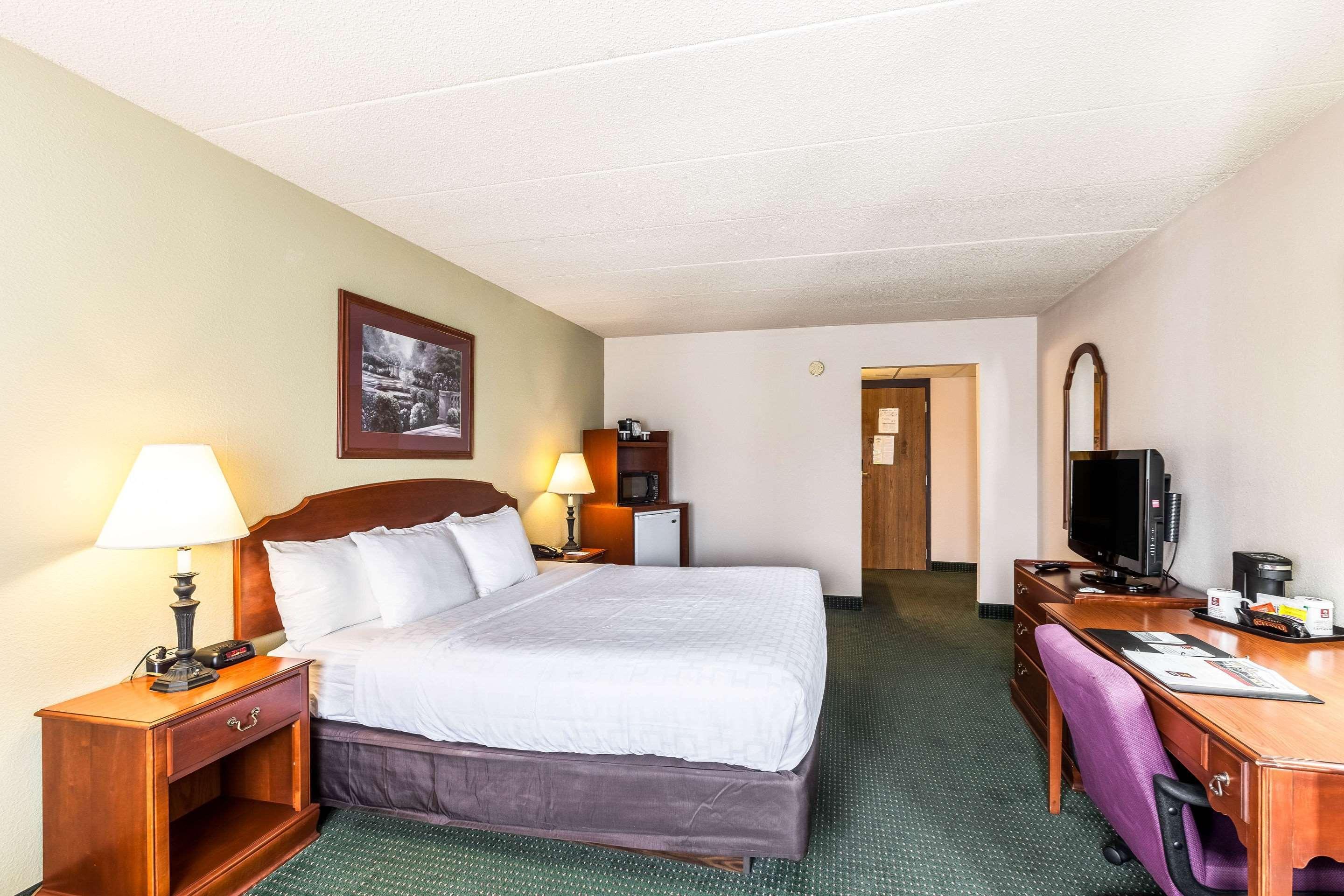 Americinn & Suites By Wyndham Baraboo Event Center Екстериор снимка