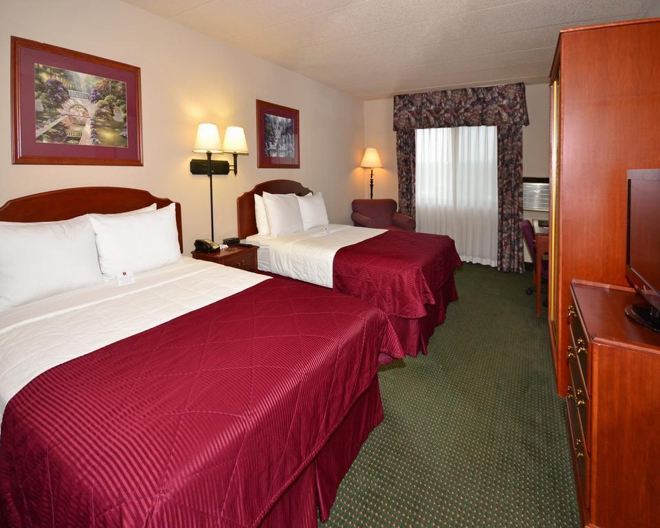 Americinn & Suites By Wyndham Baraboo Event Center Екстериор снимка
