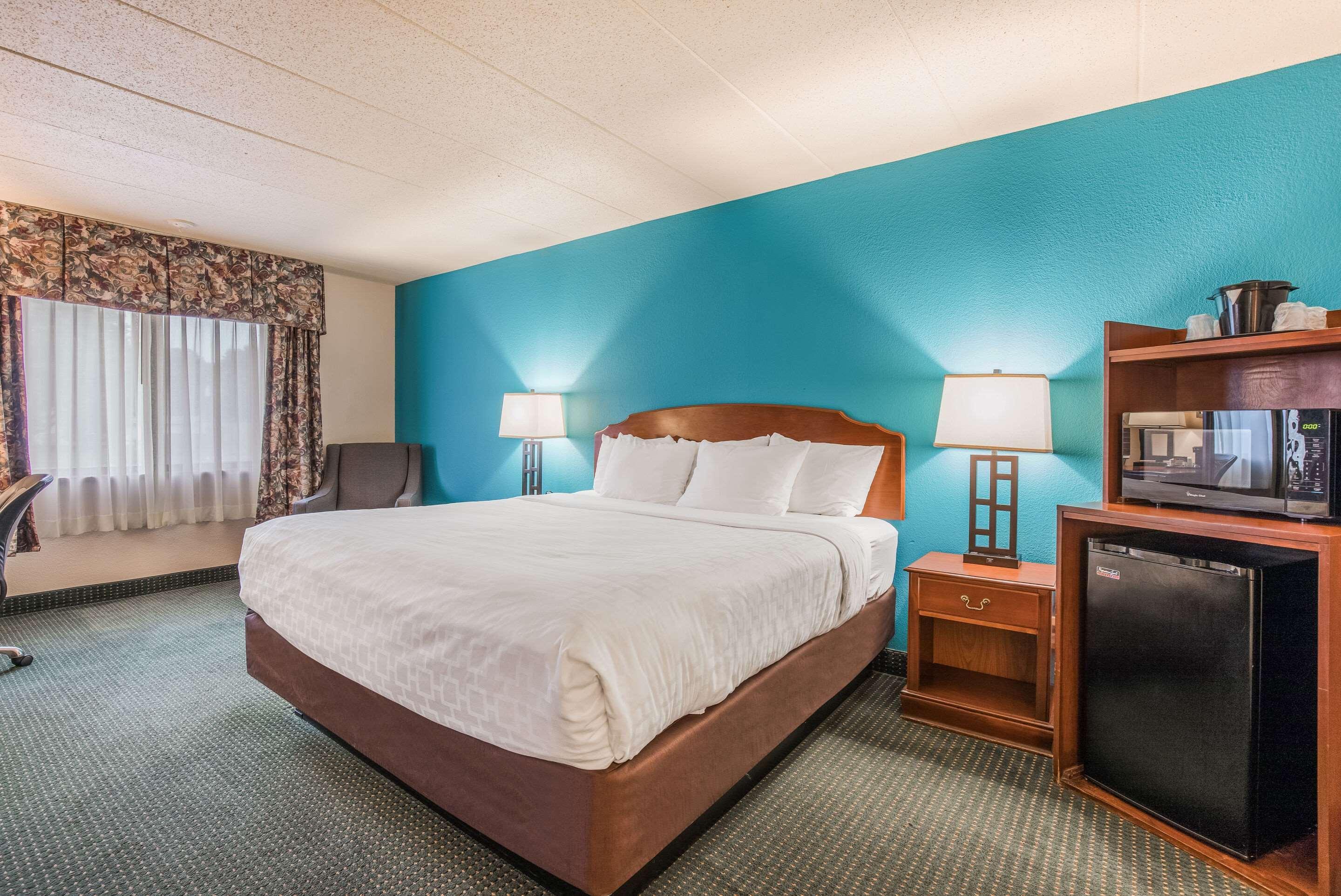 Americinn & Suites By Wyndham Baraboo Event Center Екстериор снимка