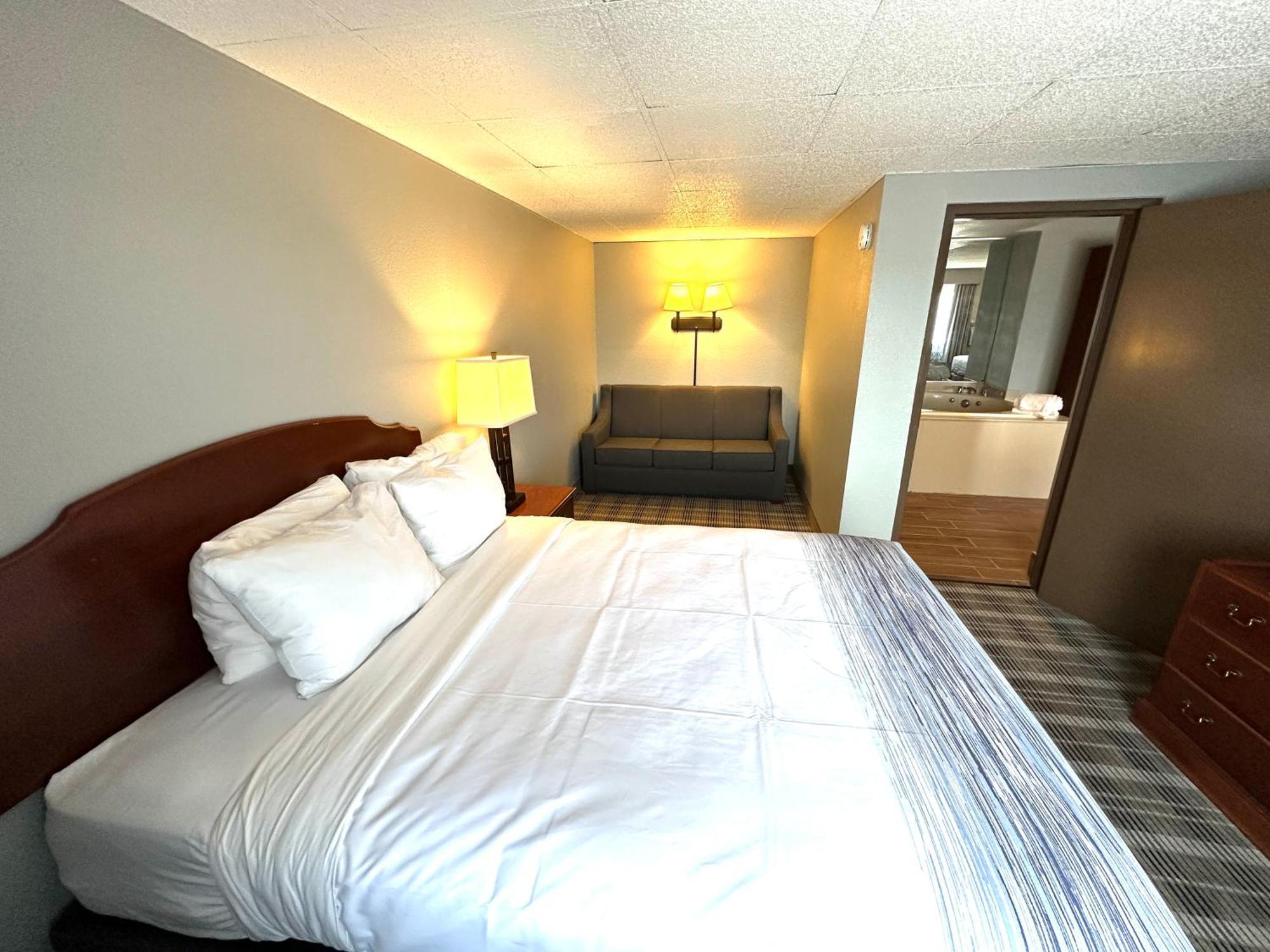 Americinn & Suites By Wyndham Baraboo Event Center Екстериор снимка