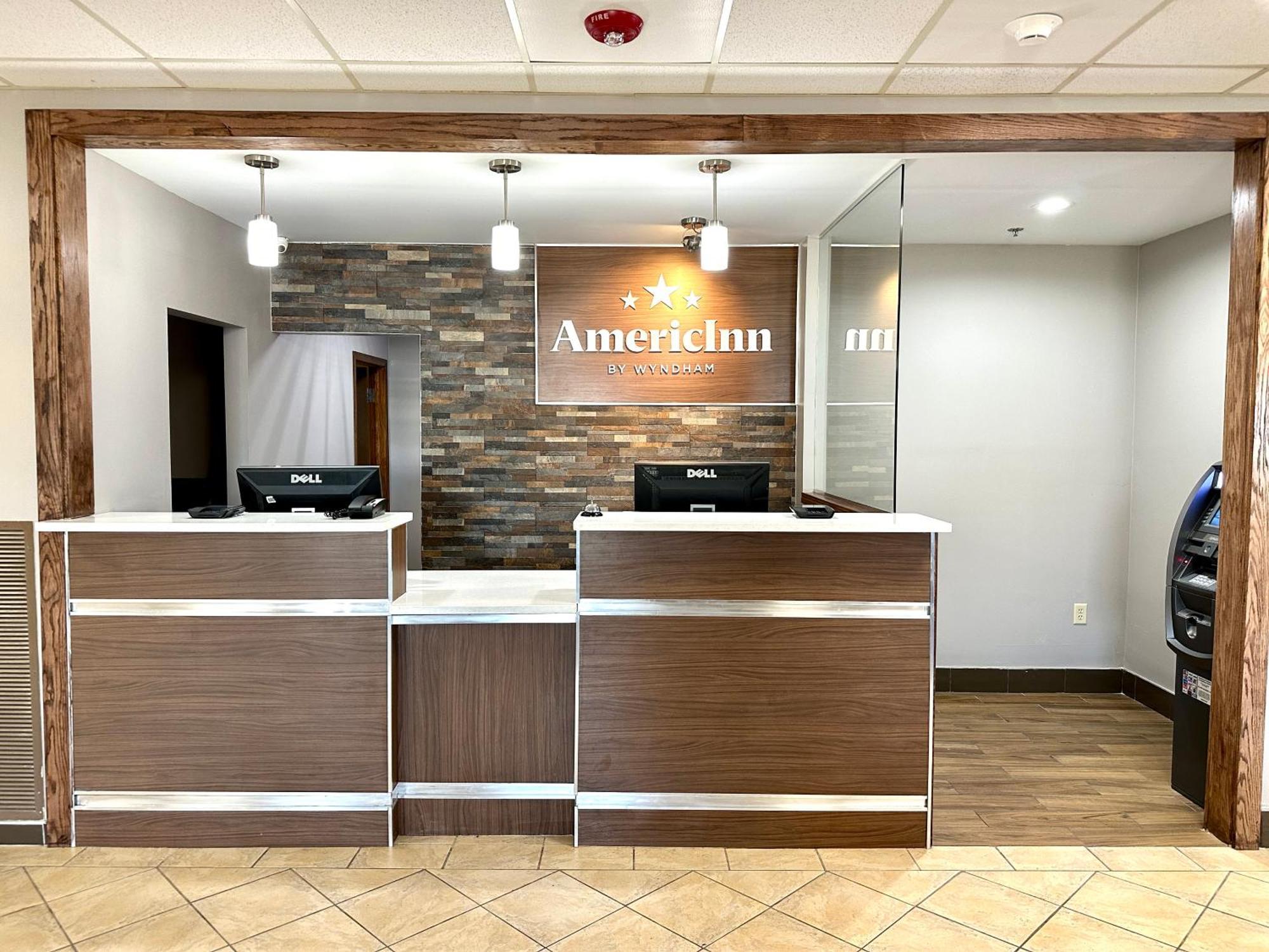 Americinn & Suites By Wyndham Baraboo Event Center Екстериор снимка