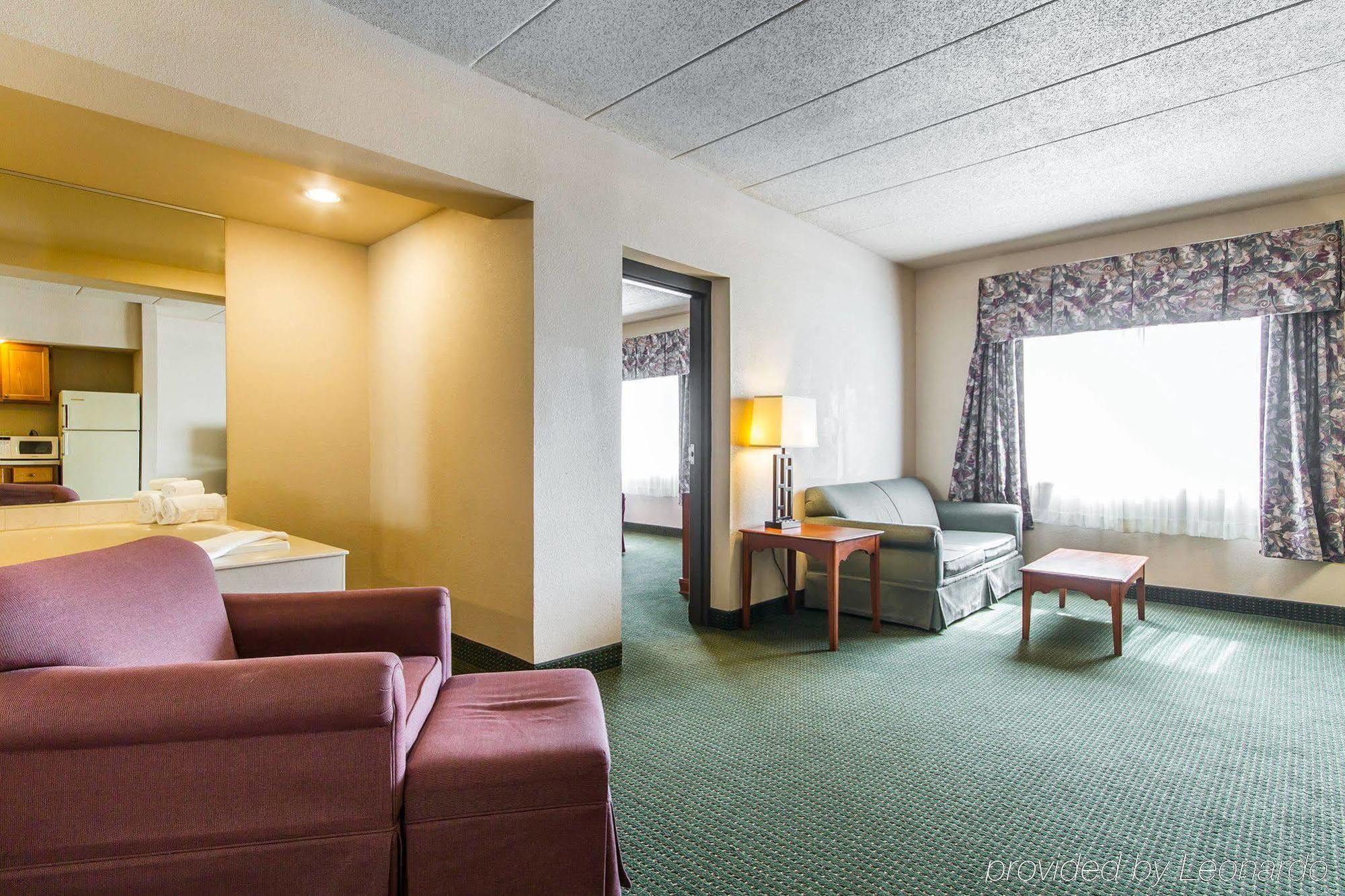Americinn & Suites By Wyndham Baraboo Event Center Екстериор снимка
