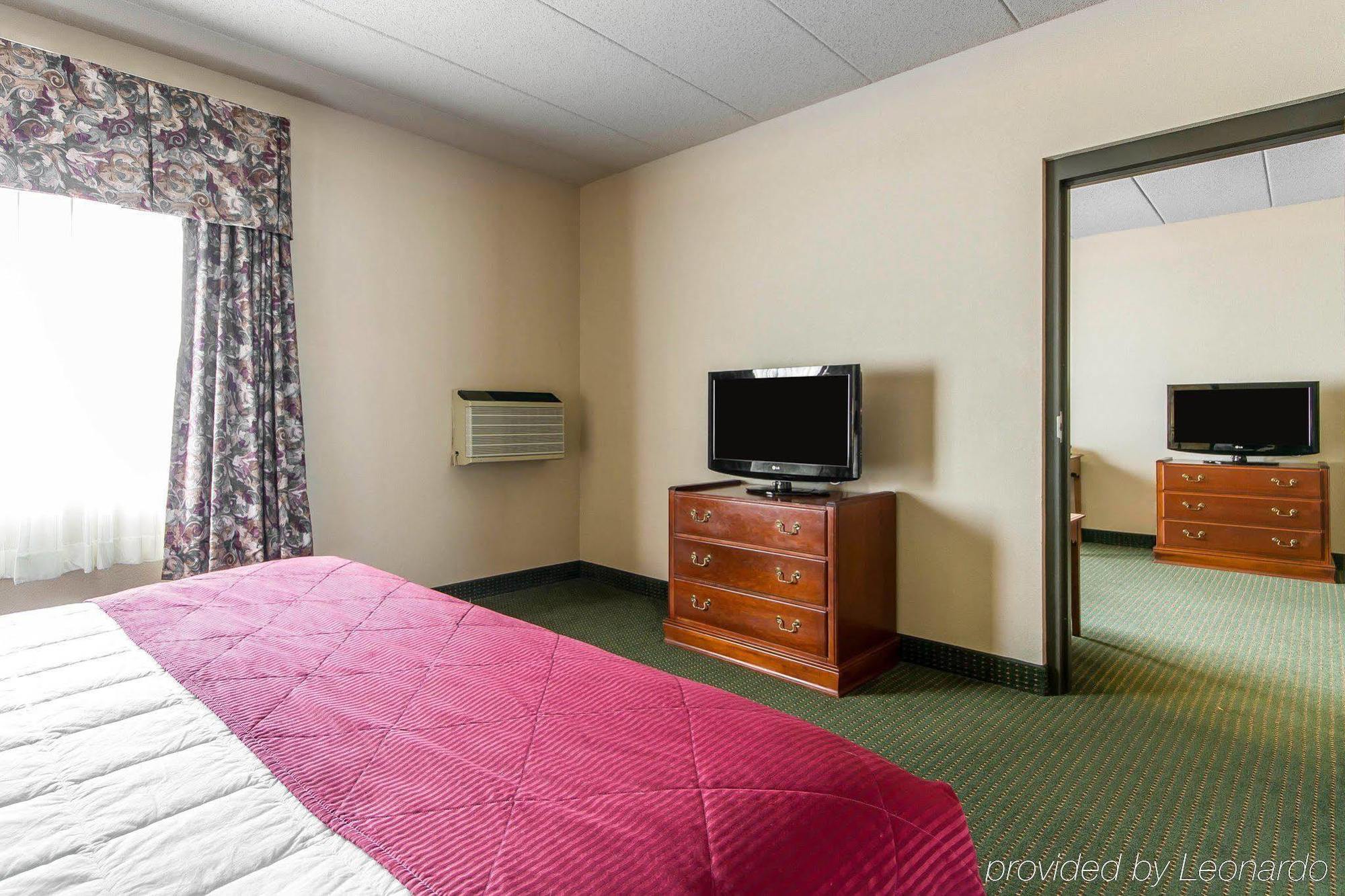 Americinn & Suites By Wyndham Baraboo Event Center Екстериор снимка