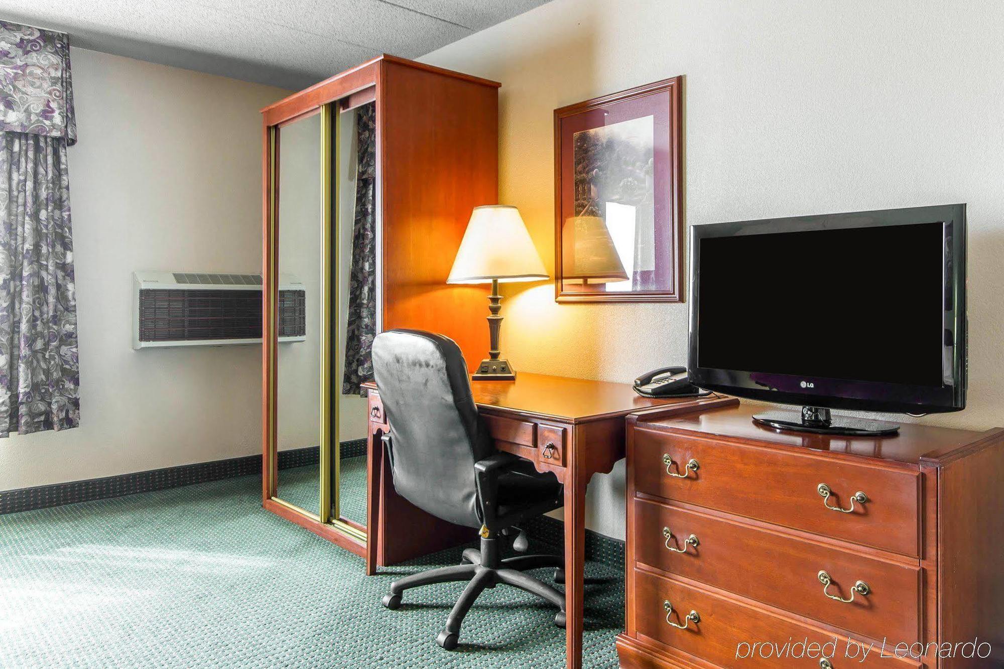 Americinn & Suites By Wyndham Baraboo Event Center Екстериор снимка