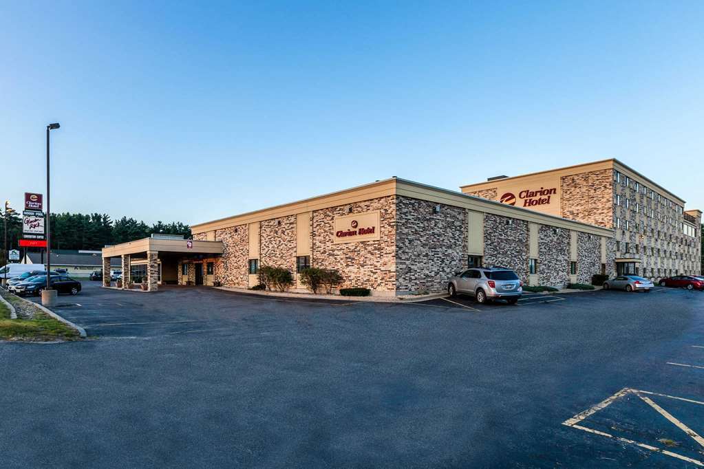 Americinn & Suites By Wyndham Baraboo Event Center Екстериор снимка